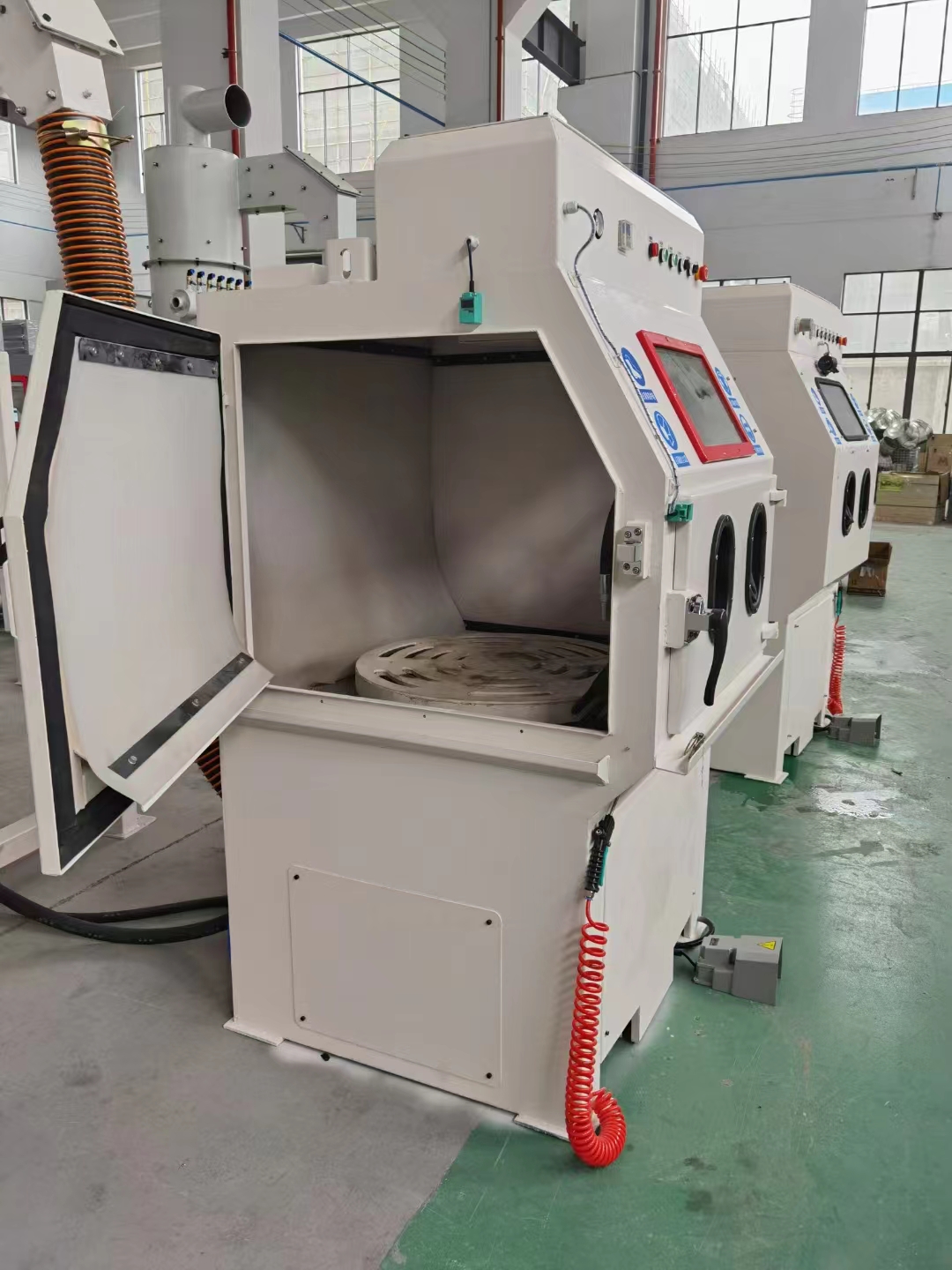 信阳移动式抛丸机的工作原理?