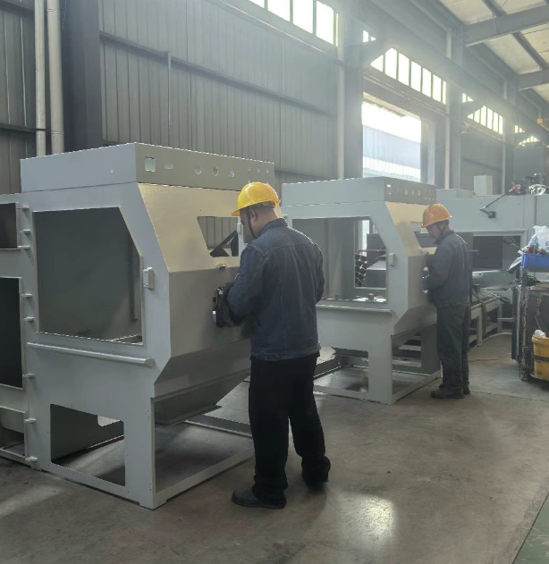 信阳喷砂机砂料选择攻略 适配不同工件